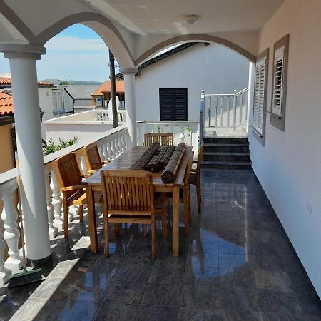 Apartmani Aneri Vir Esterno foto