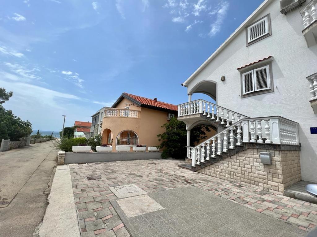 Apartmani Aneri Vir Esterno foto