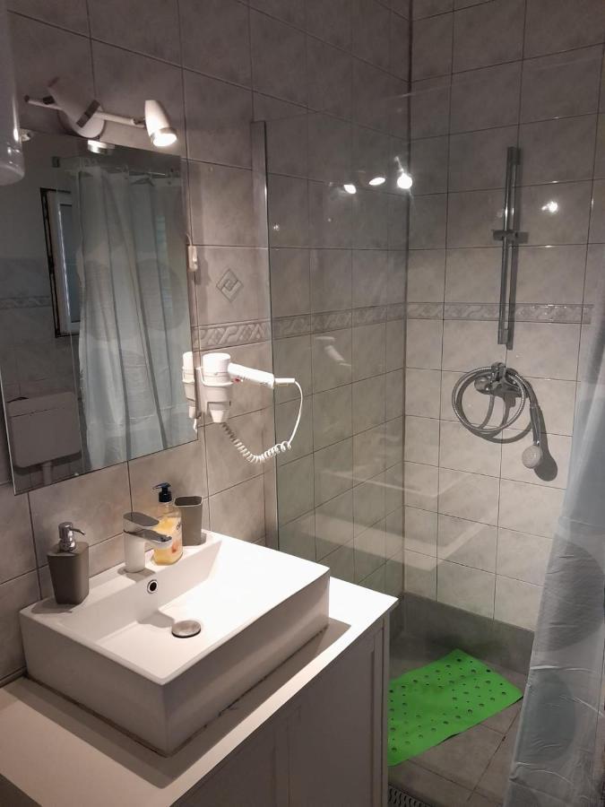 Apartmani Aneri Vir Esterno foto