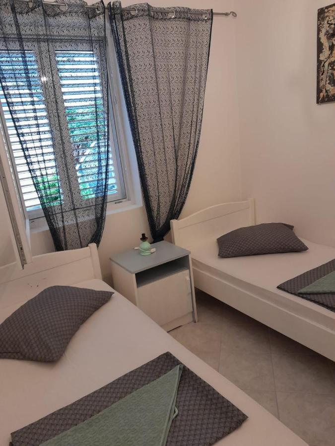 Apartmani Aneri Vir Esterno foto