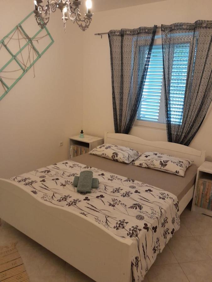 Apartmani Aneri Vir Esterno foto