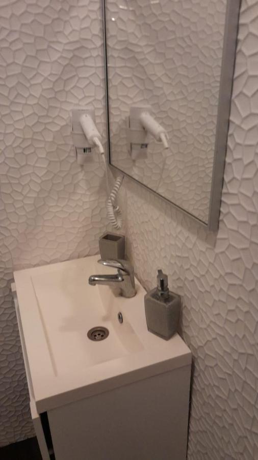 Apartmani Aneri Vir Esterno foto